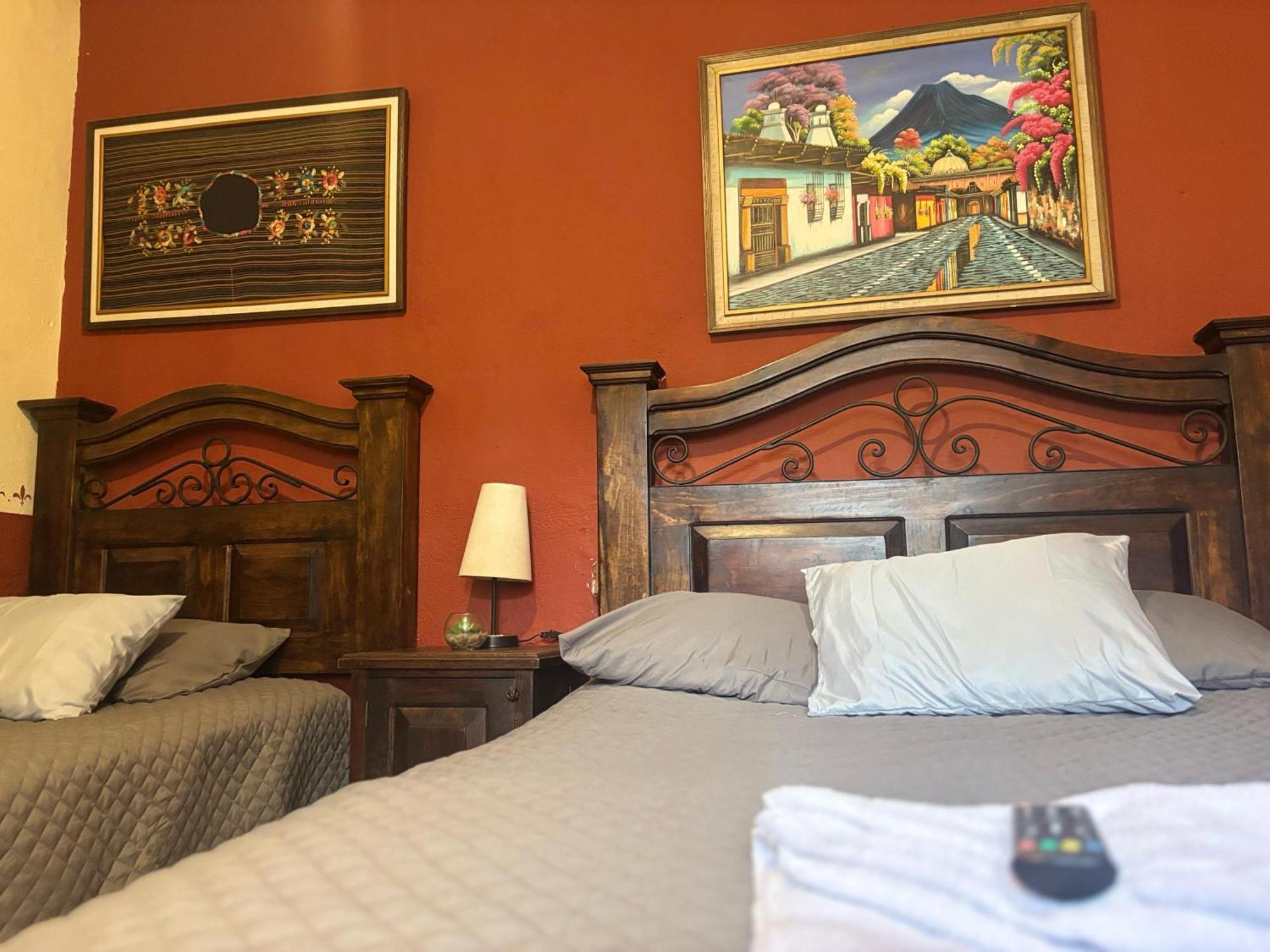 Cristales De Antigua La Calzada Hotel Exterior photo
