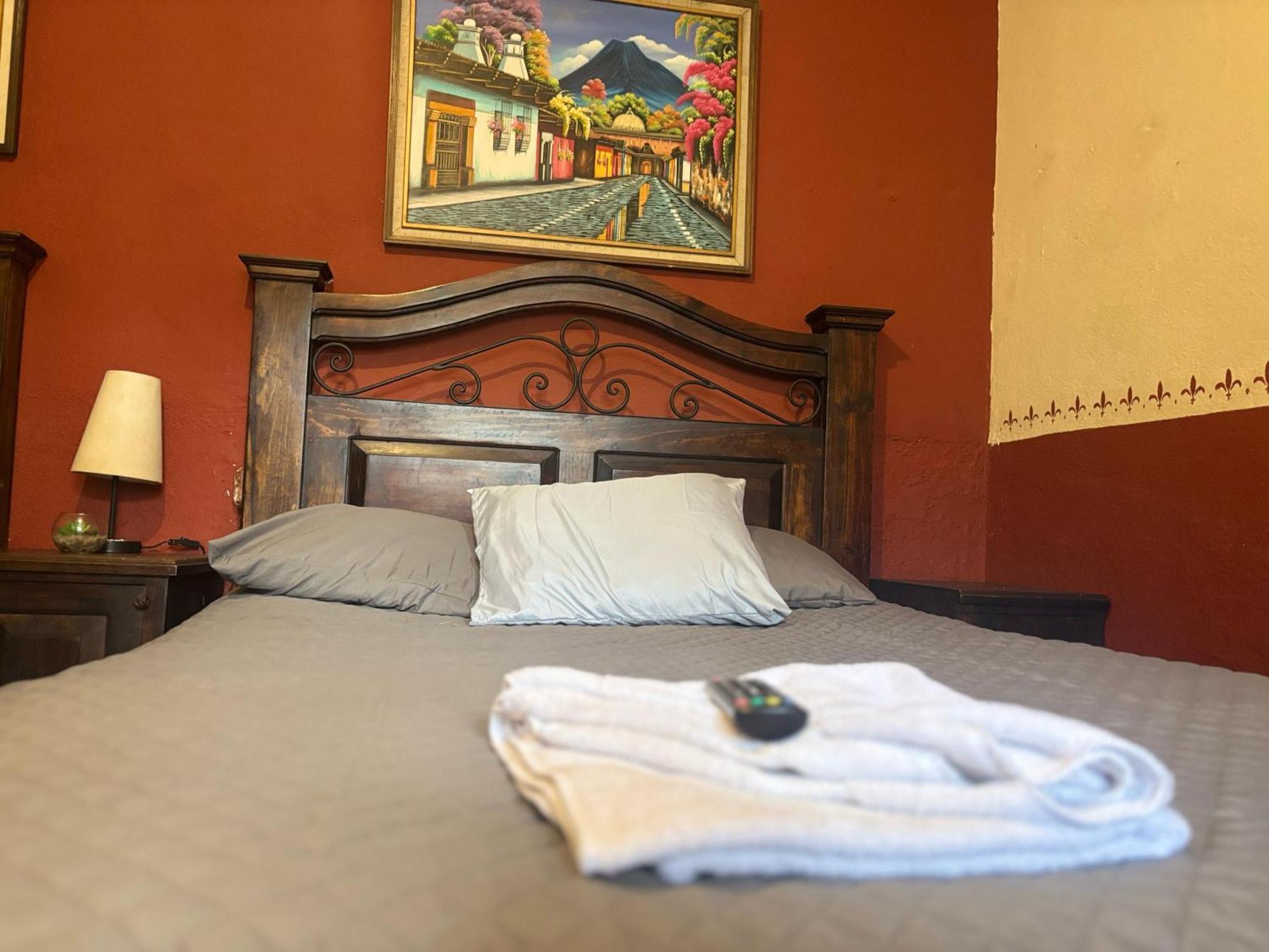 Cristales De Antigua La Calzada Hotel Exterior photo